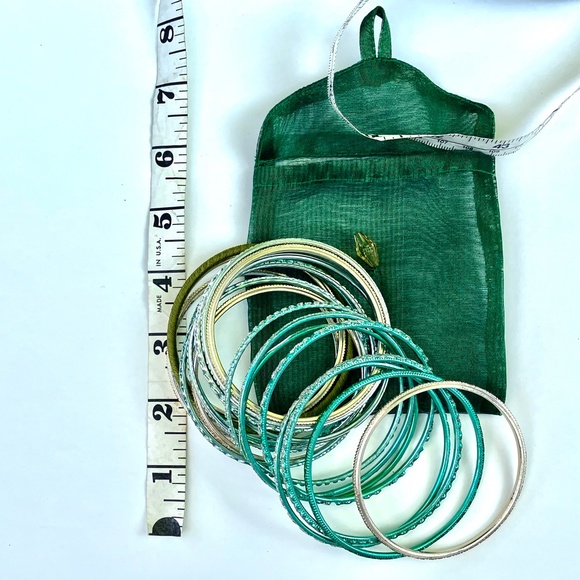 Mixed Bundle of Thin Metal Bangles in Green and Gold Tones - Picture 5 of 6